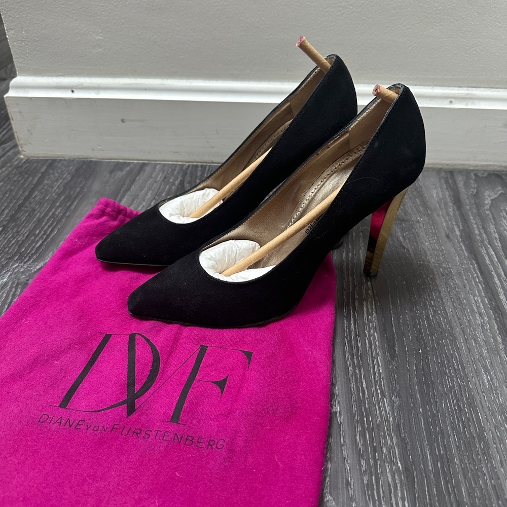Diane von Furstenberg black suede pumps with gold heel. Size 7. Never worn.